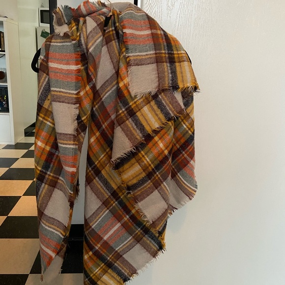 Plaid Blanket Scarf - Picture 2 of 2